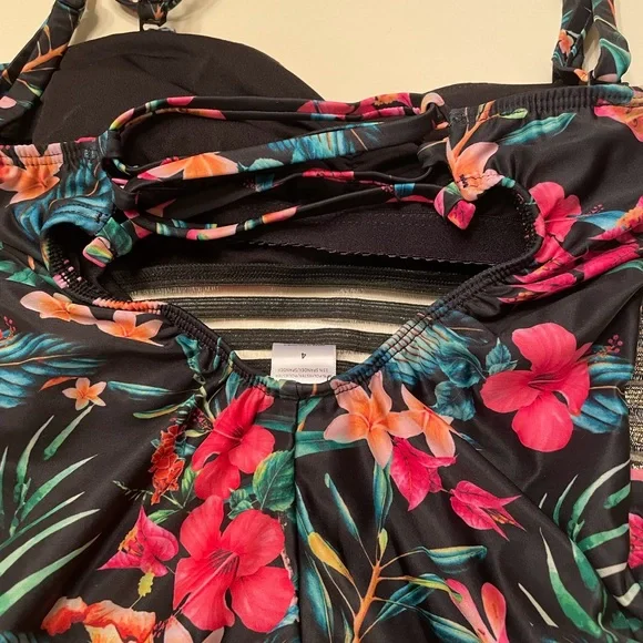 🧡🖤🤎FIRM NEW Venus swimsuit. - Picture 5 of 6